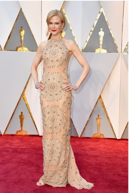 Nicole Kidman in Armani Privé, there is just something about this look that doesn't sit right anywhere. 
