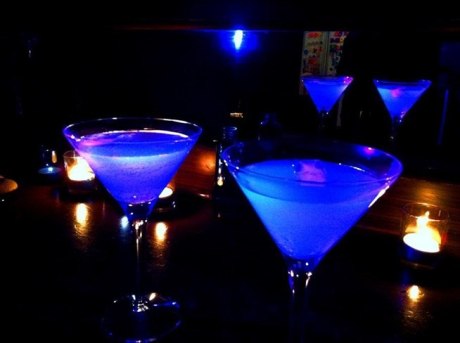 glow-dark-cocktails