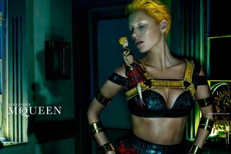 McQueen-Moss-1-Vogue-27Jan14-Steven Klein_b_1080x720